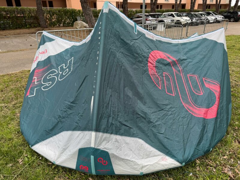 AILE DE KITESURF ELEVEIGHT RS+ V1 9m (Occasion) – Image 3